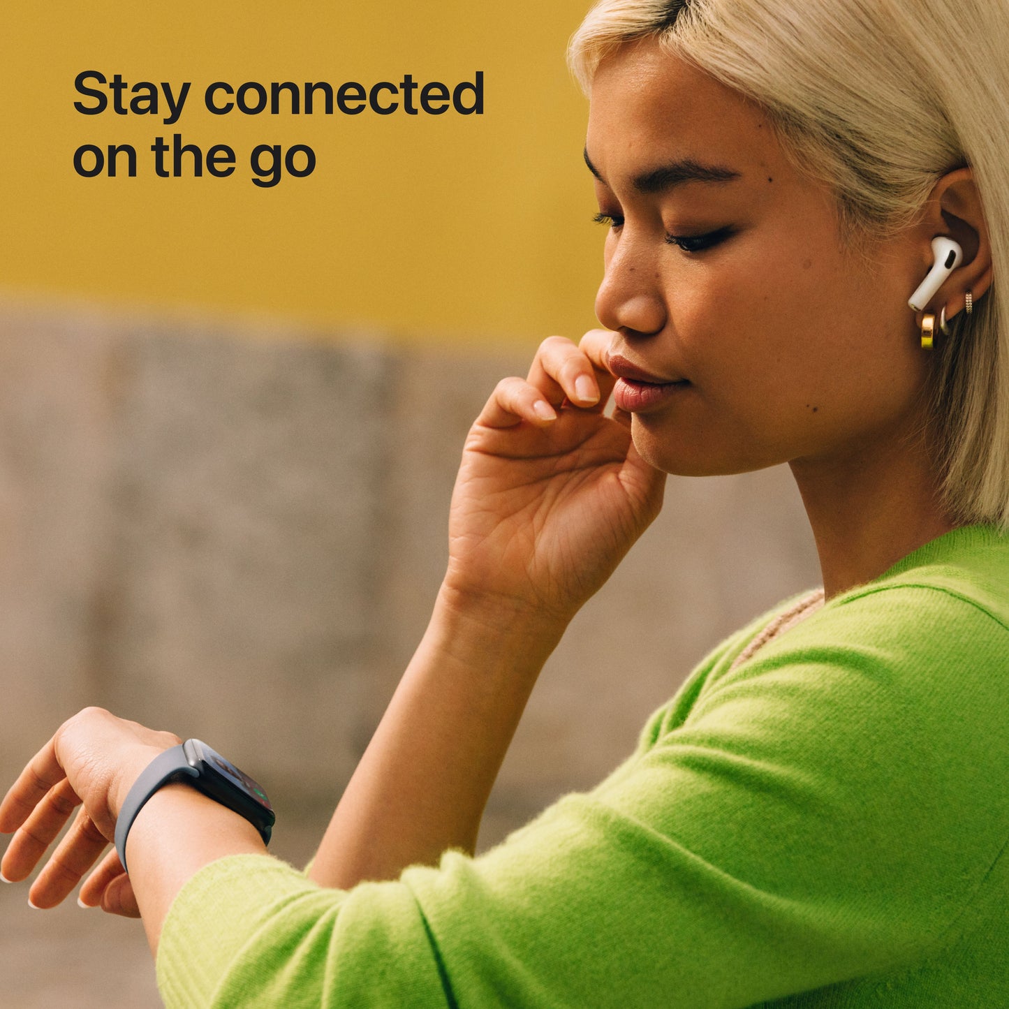 Apple_Watch_SE_3_40mm_GPS_Starlight_Aluminum_Sport_Band_Starlight_PDP_Image_Position_4__SG-EN