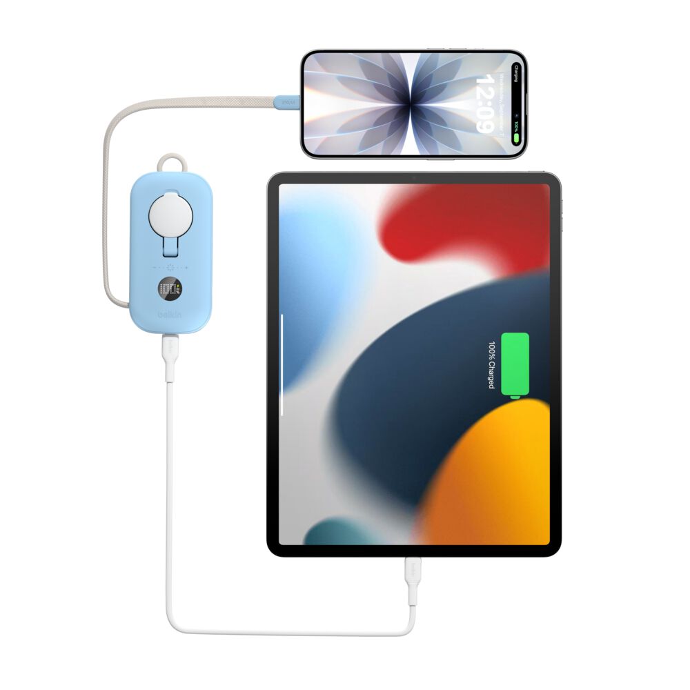 Belkin F1 BoostCharge Pro 10000mAh Magnetic Power Bank with Motion Sensing Light Light Blue