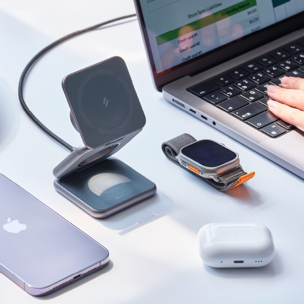 Adam Elements Mag 3 Magnetic 3-in-1 Foldable Travel Charging Station
