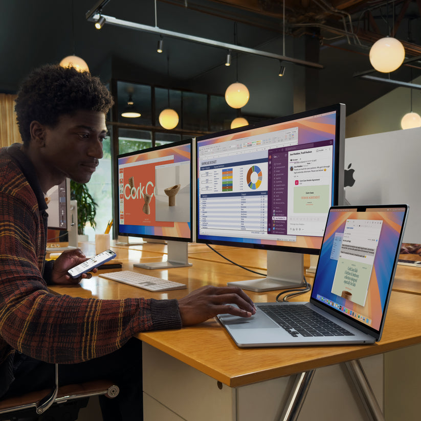 MacBook_Air_15-inch_M4_AI_Mar25_Starlight_PDP_Image_Position_8__SG-EN