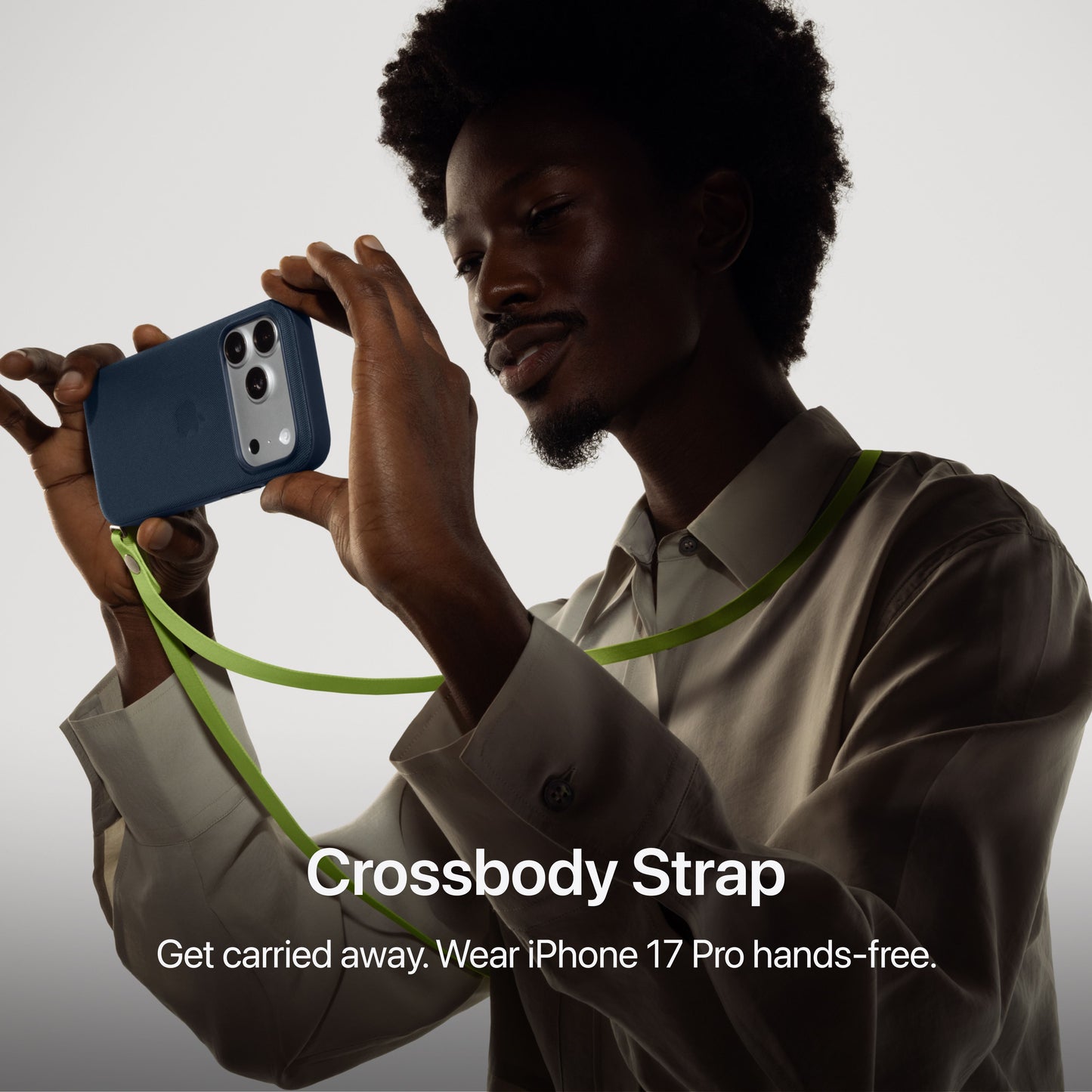 iPhone_17_Pro_Cosmic_Orange_PDP_Image_Position_10_Accessory_Detail__SG-EN