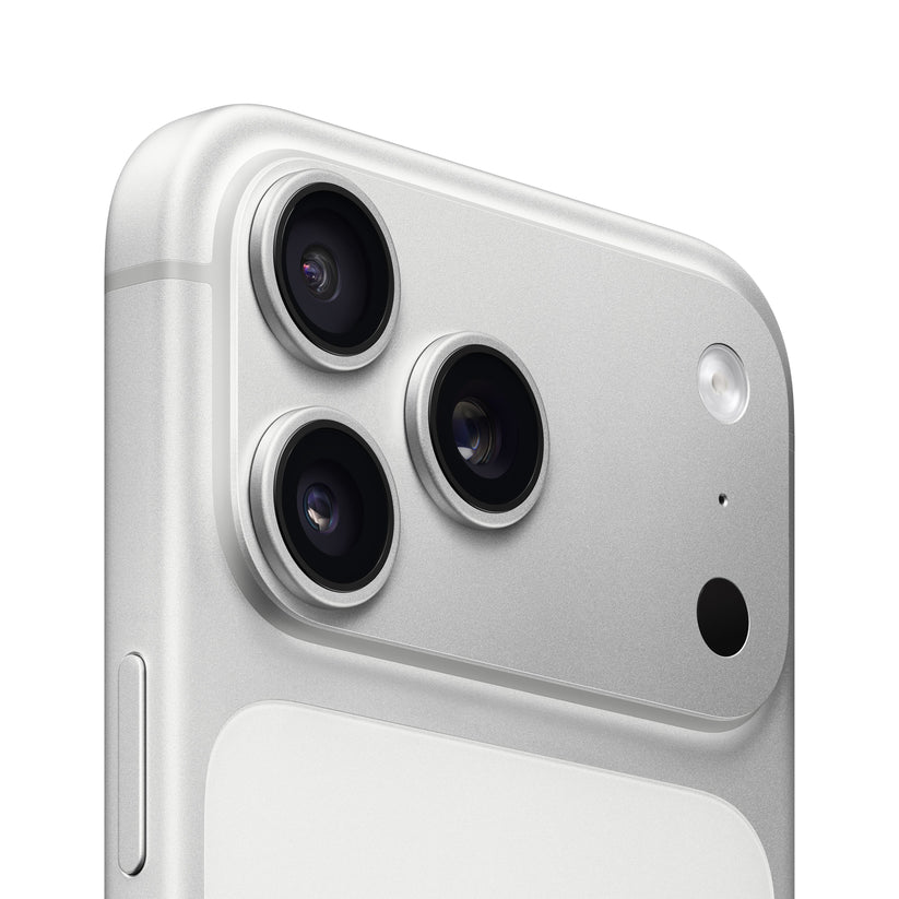 iPhone_17_Pro_Max_Silver_PDP_Image_Position_3_Design__SG-EN