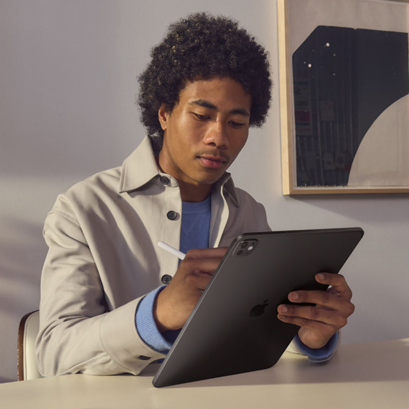 iPad_Pro_11-in_M5_Cellular_Silver_PDP_Image_Position_5__SGMY-EN